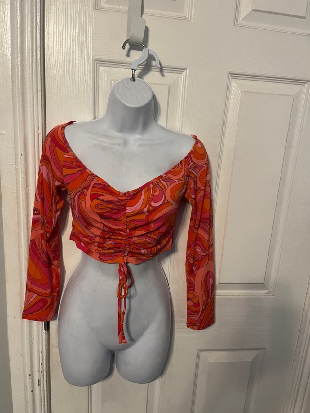 NWT Olivaceous Pink & Orange Ruched Tie-Front Long Sleeve Crop Top